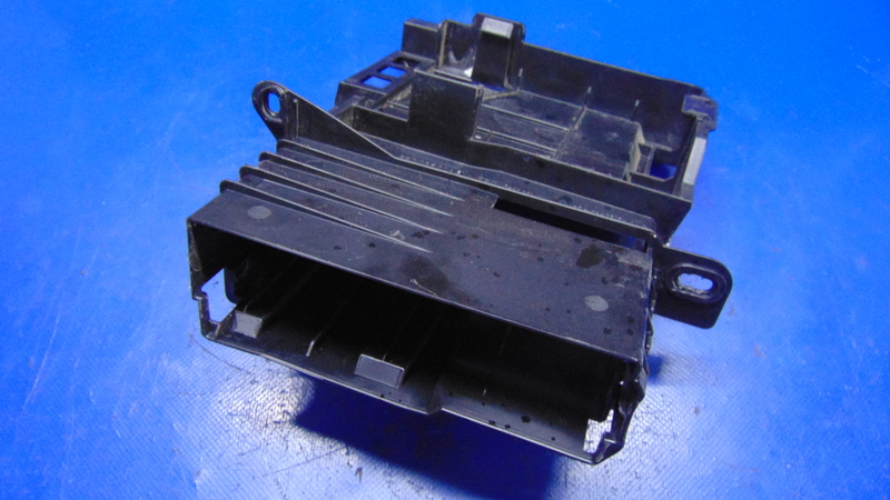 фото №1, Кронштейн кріплення блок керування audi q5 8r 08-16 rok