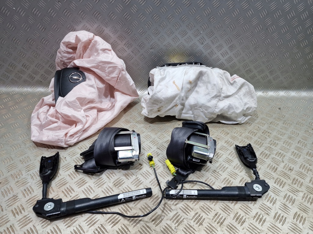 фото №1, Подушка подушка безопасности ремни натяжитель astra j zafira c