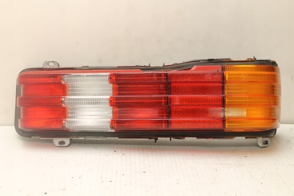 Купити Mercedes w123 фара правий задня праві задній
