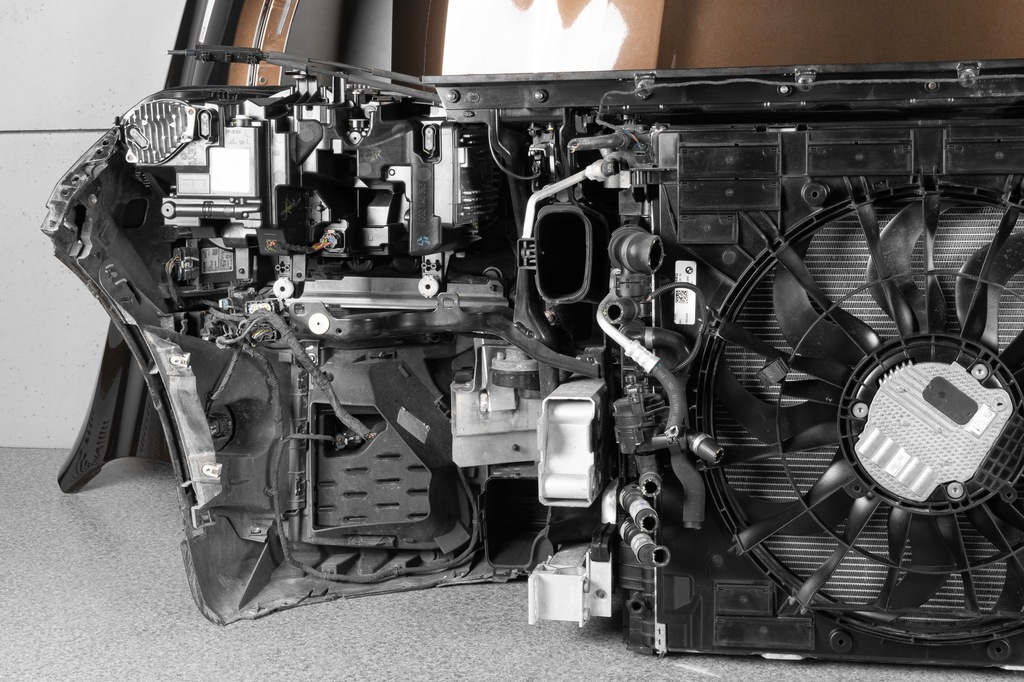 фото №12, Bmw x7 g07 капот бампер лампи laser pas перед радіатор m-pakiet 5.0i