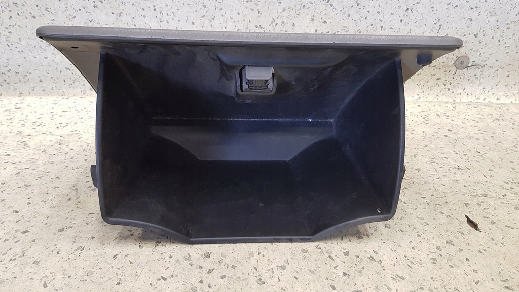 фото №2, Бардачок панели пассажира mazda tribute