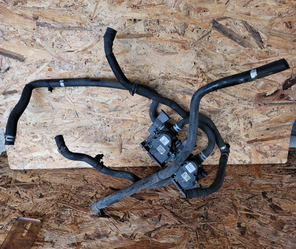 Купити Клапани водяні tesla model x 1064225