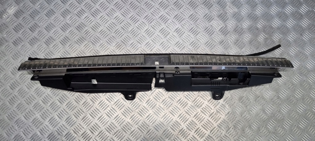 Mercedes w213 захист поріг багажника a2136900141 a2136903601 Недорого