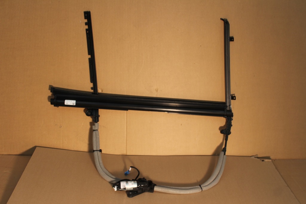 фото №1, Шторка дверь левая задняя jak nowa mercedes gls 167 x167