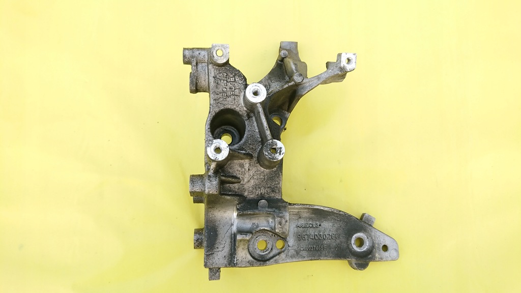 фото №1, Peugeot 208 кронштейн генератора 1.6 e-hdi