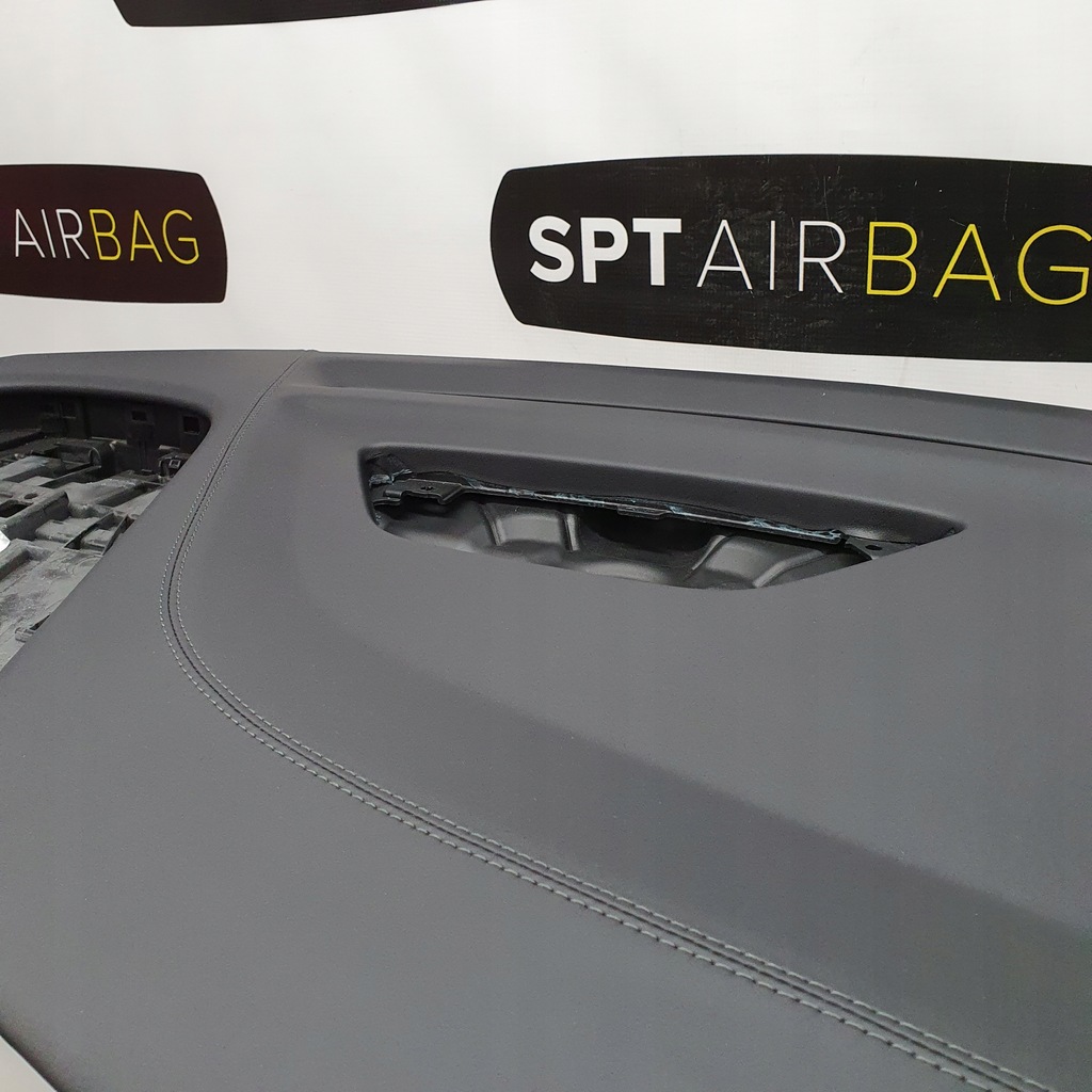 фото №7, R8 панель приладів консоль подушки безпеки ремені подушка безпеки