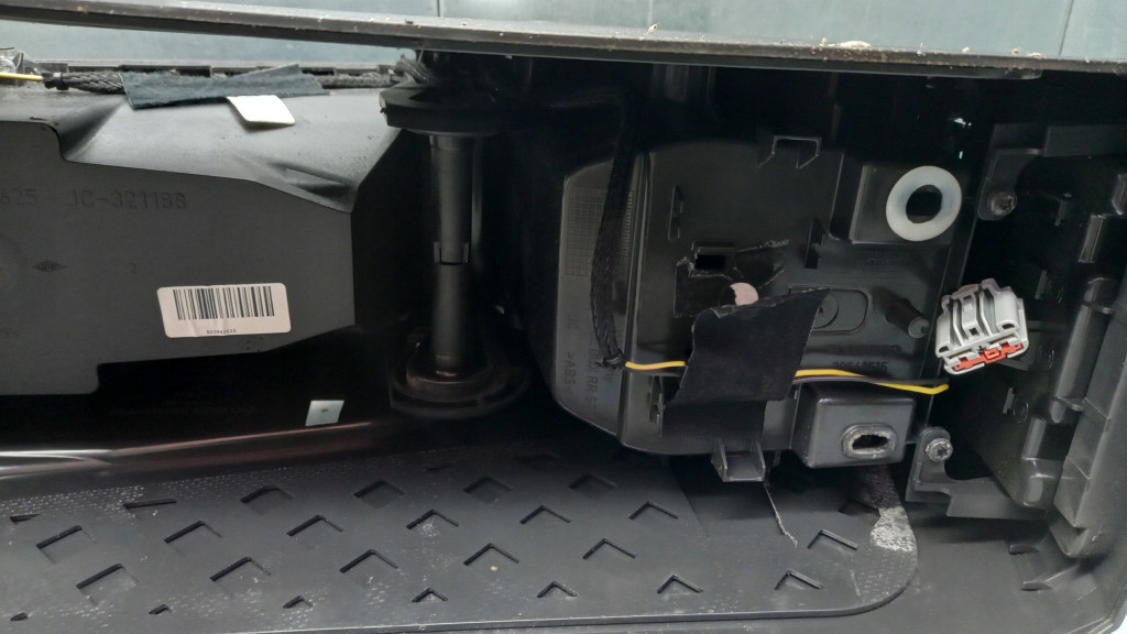 фото №14, Туннель средний volvo v70 ii lift 05r 30643515