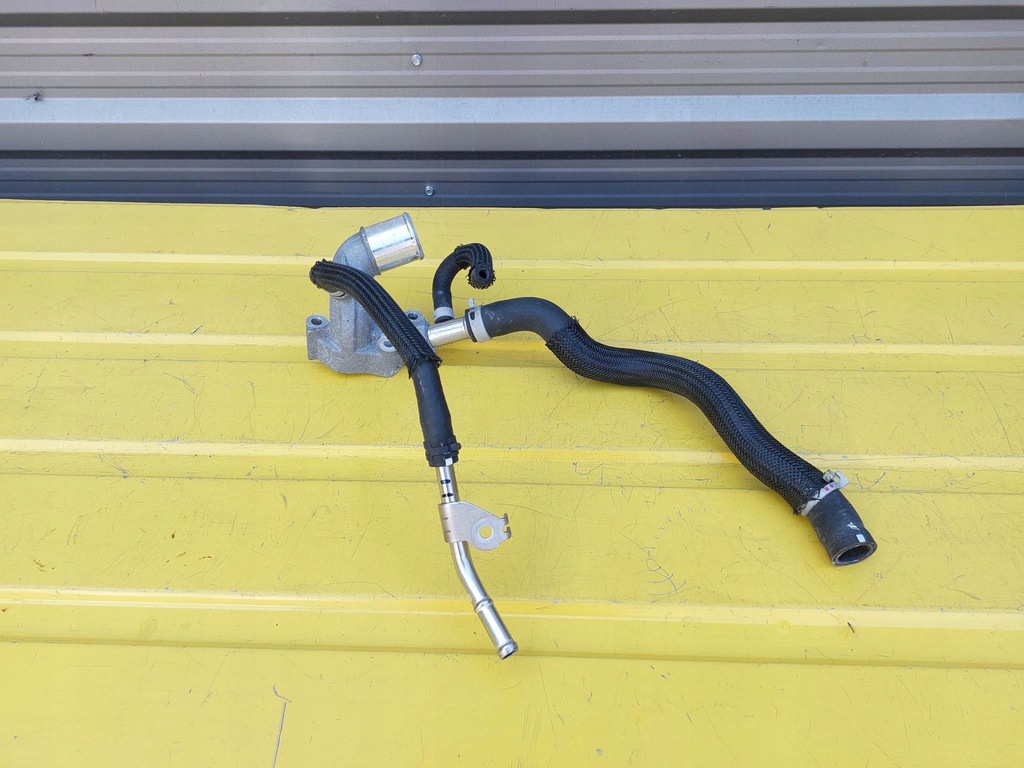 фото №1, Toyota camry viii króiciec wody 2.5 гибрид