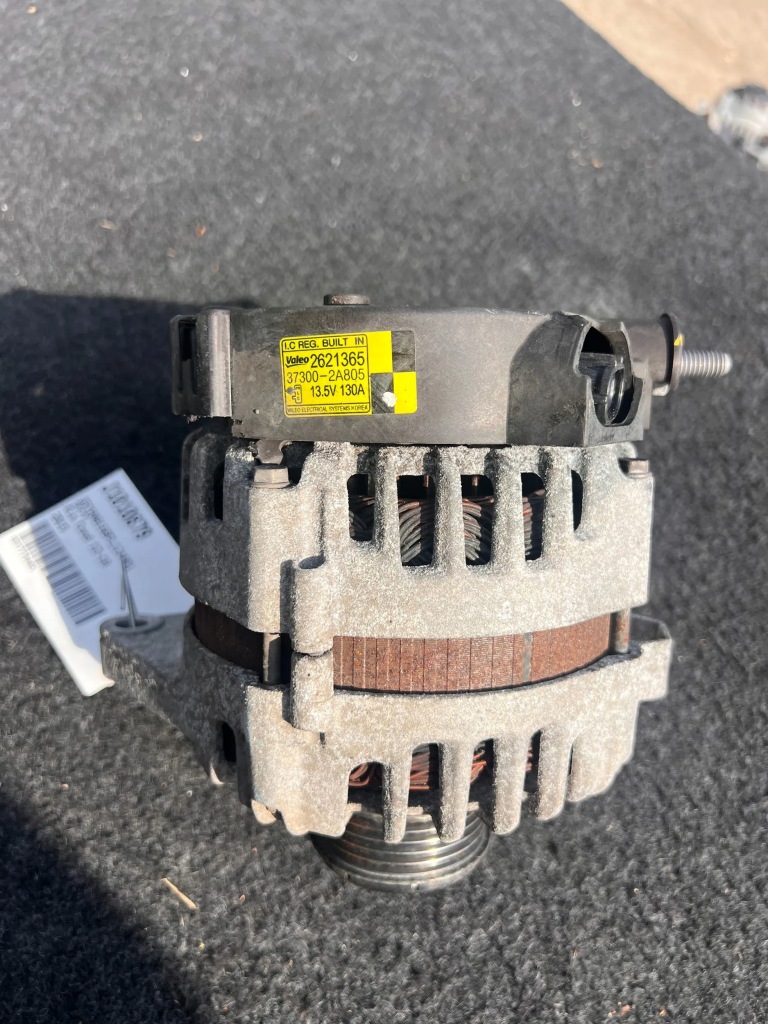 фото №1, Hyundai i40 генератор 373002a805