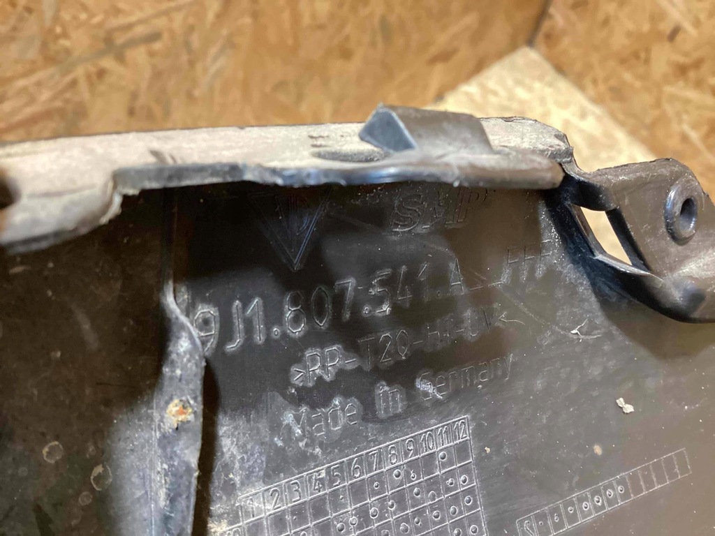 фото №9, Porsche taycan turbo / sport design спойлер бампера перед 9j1807541a