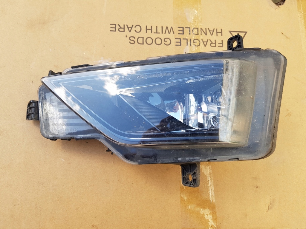 Купить Volkswagen sportsvan противотуманная фара левый 510941661d оригинал