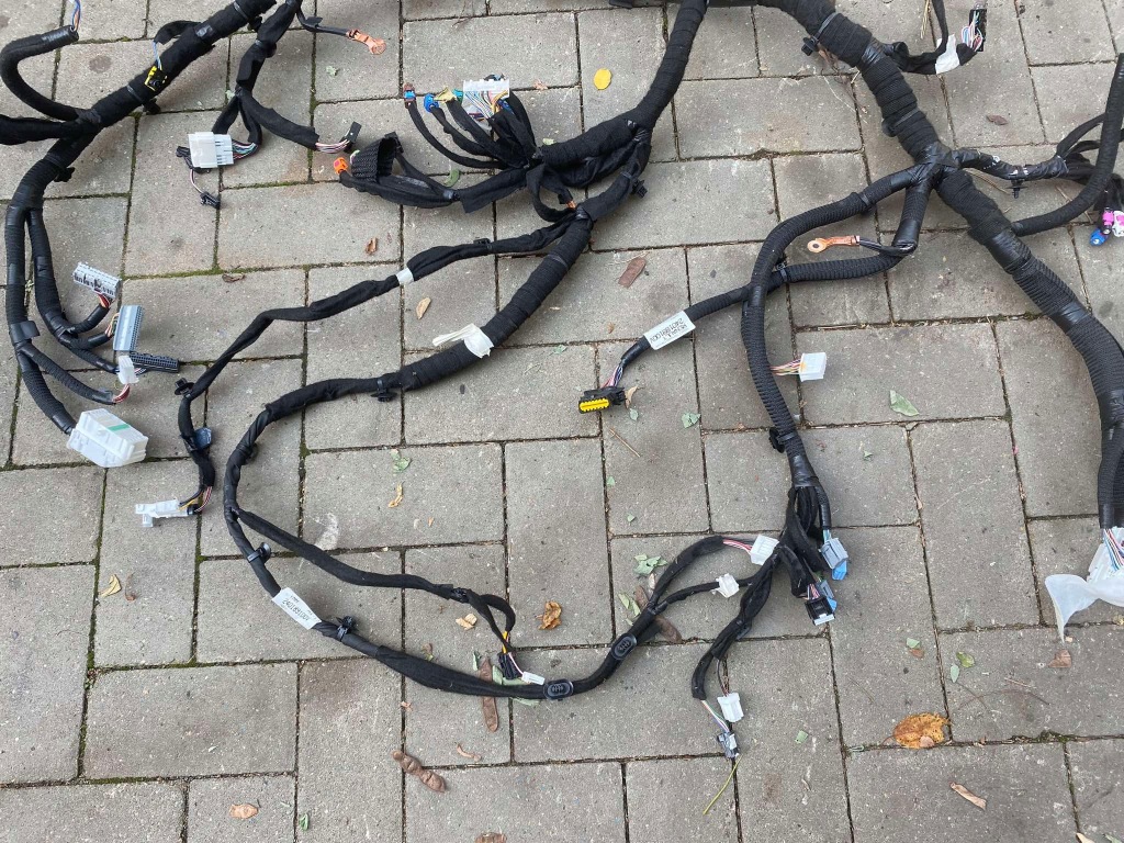 фото №4, Renault megane v e-tech электропроводка консоли pod консоль