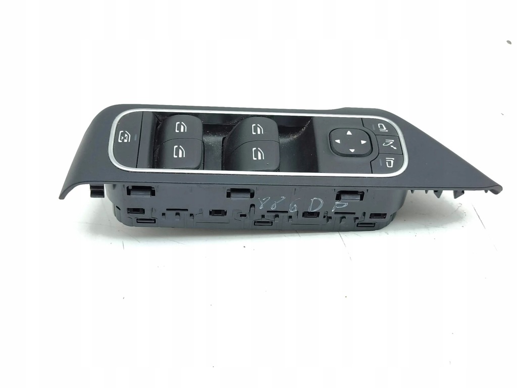 фото №8, Mercedes-benz eqa 2022 перед сторона права кнопки вікон