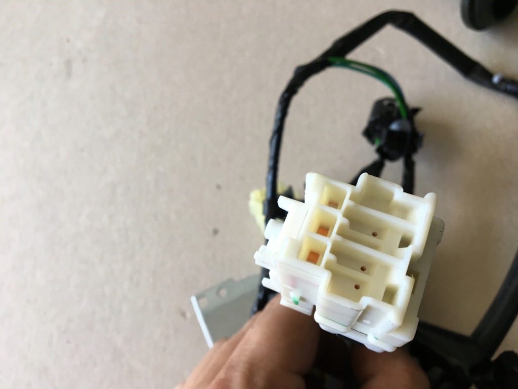 фото №7, S-cross sx4 16- lift жгут дверь правый перед keyless 36757-61m21 europa