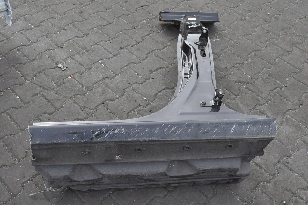 фото №1, Ford fiesta mk8 блок двигателя порог левый