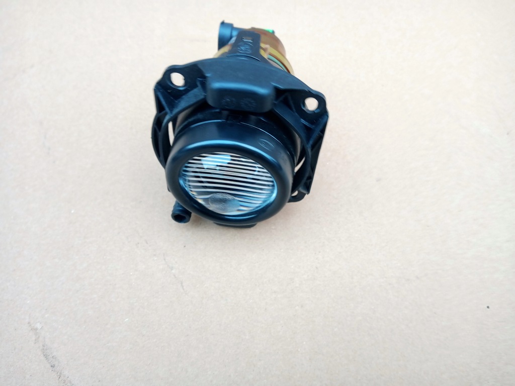 фото №1, Bmw x3 e83 lewy= правый противотуманная фара