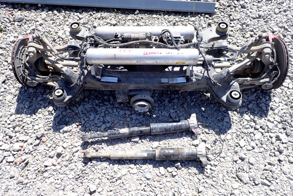 Купить Задняя oś балка подвеска maserati levante 2017