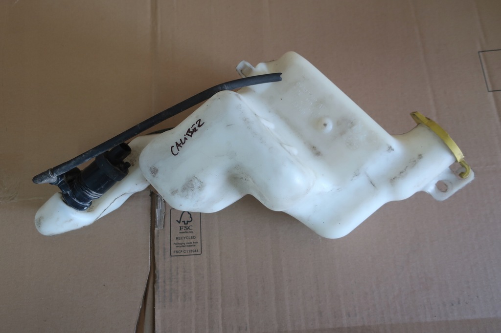 фото №1, Dodge caliber бак жидкость распылителя 06-11