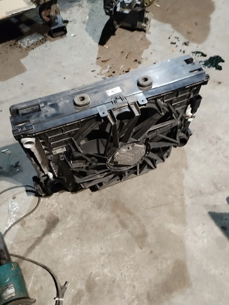 Bmw f10 f11 рестайлинг  радиатор вентилятор 2.0 3.0 woda с Разборки