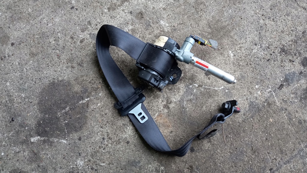 фото №1, Pas безпеки задня середина volvo c30 08r