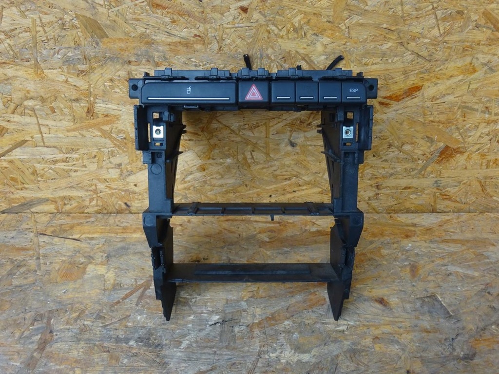 фото №9, Audi a4 b7 рамка кронштейн корзина радио переключатели аварийная 2-din 8e0858005f