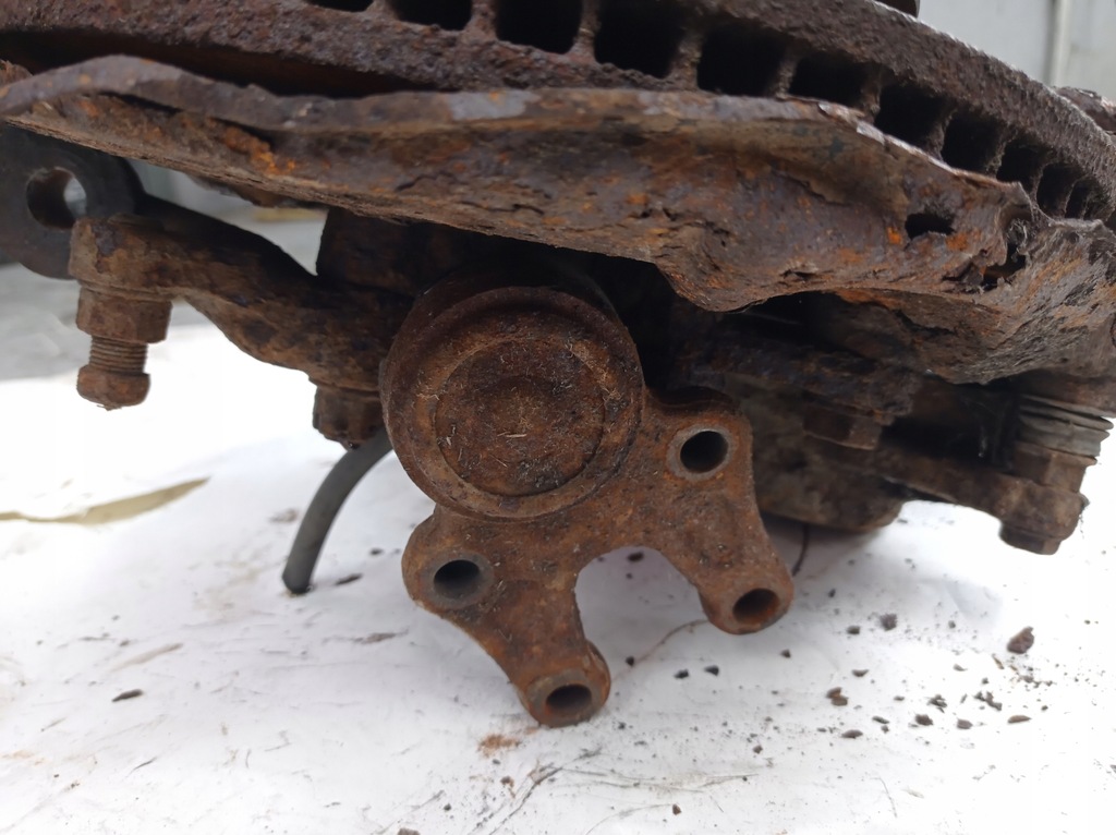 фото №7, Поворотный кулак правый перед hiace iv 1996 2.4d 2l