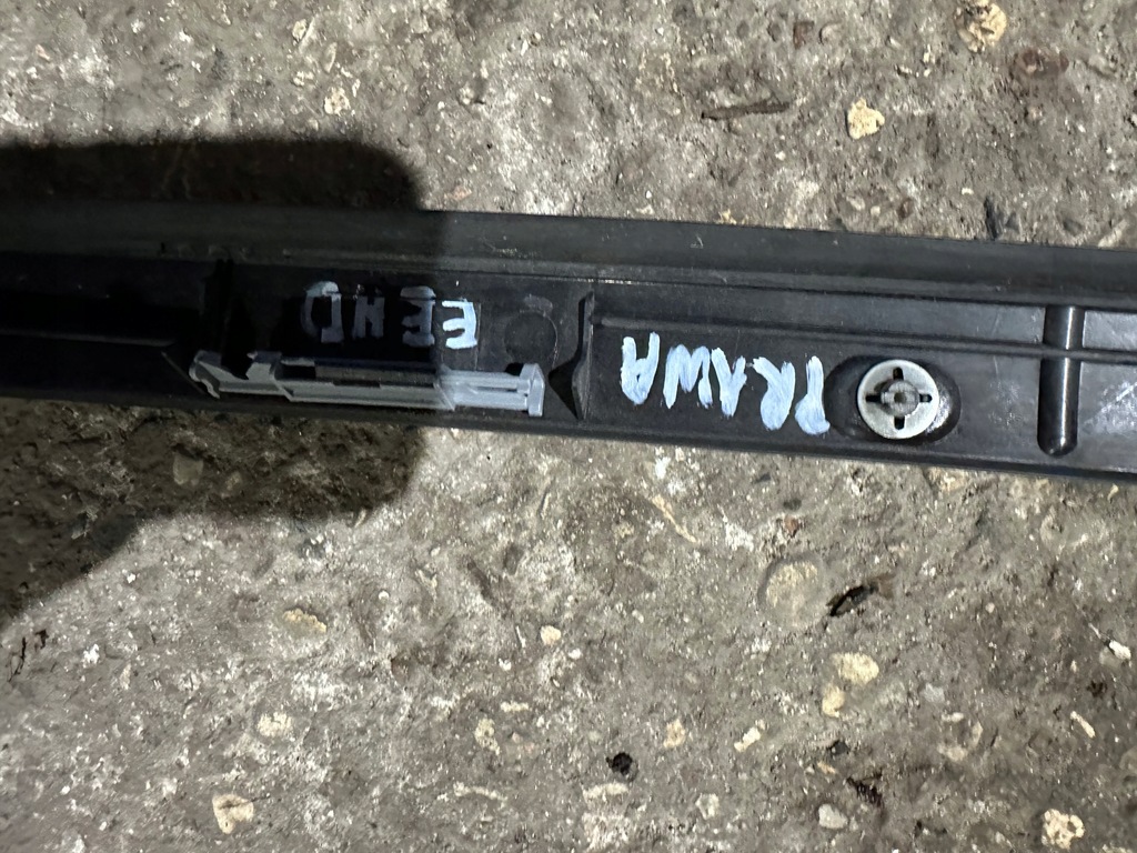 фото №6, Молдинг стекло лобовое правая citroen c5 iii x7 08-17 eehd 9659145880