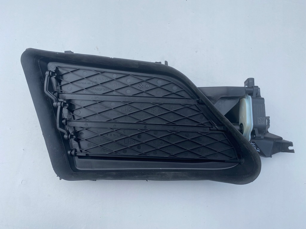фото №1, Tesla s lift шторка жалюзі ліва 1057851-00-j nowa