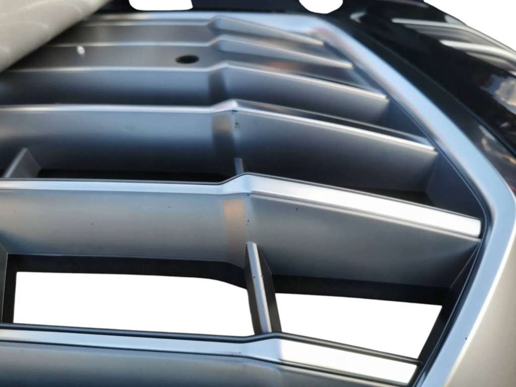 Бампер, решётка , решётка радиатора, решётки audi q-5 80a дорестайлинг  s-line 224. Цена