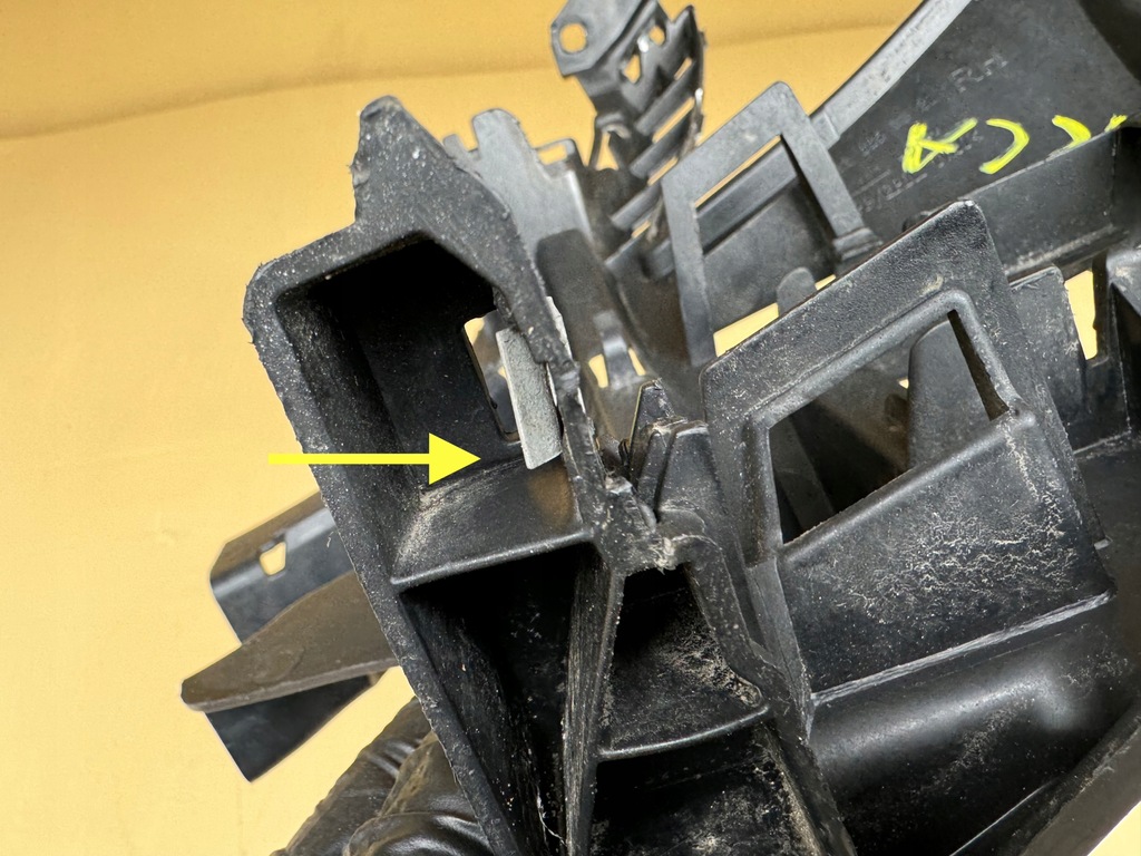 фото №13, Mercedes s-klasa w222 13-20r направляющая усилитель бампера правое a2228850321