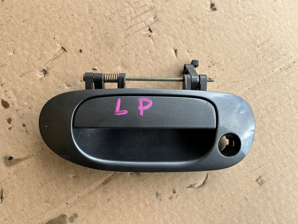 фото №1, Ручка левая передняя наружная mitsubishi carisma 1999-2004