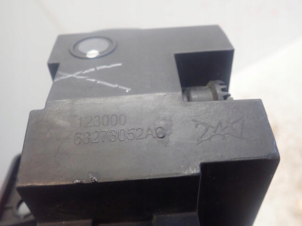 фото №6, Противотуманная фара правый jeep cherokee wk2 summit 2017-