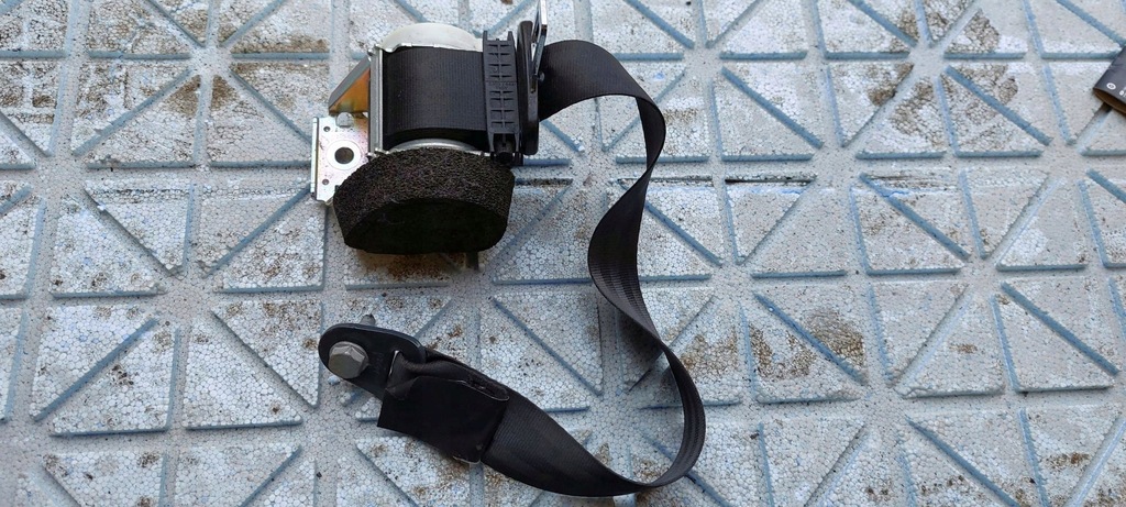 фото №1, Pas безопасности задняя левый peugeot 3008 5008 i 09-2016