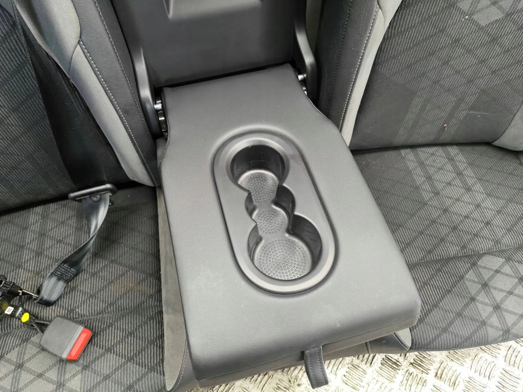 фото №11, Volkswagen golf viii 2022 сидіння / заднє сидіння / комплект