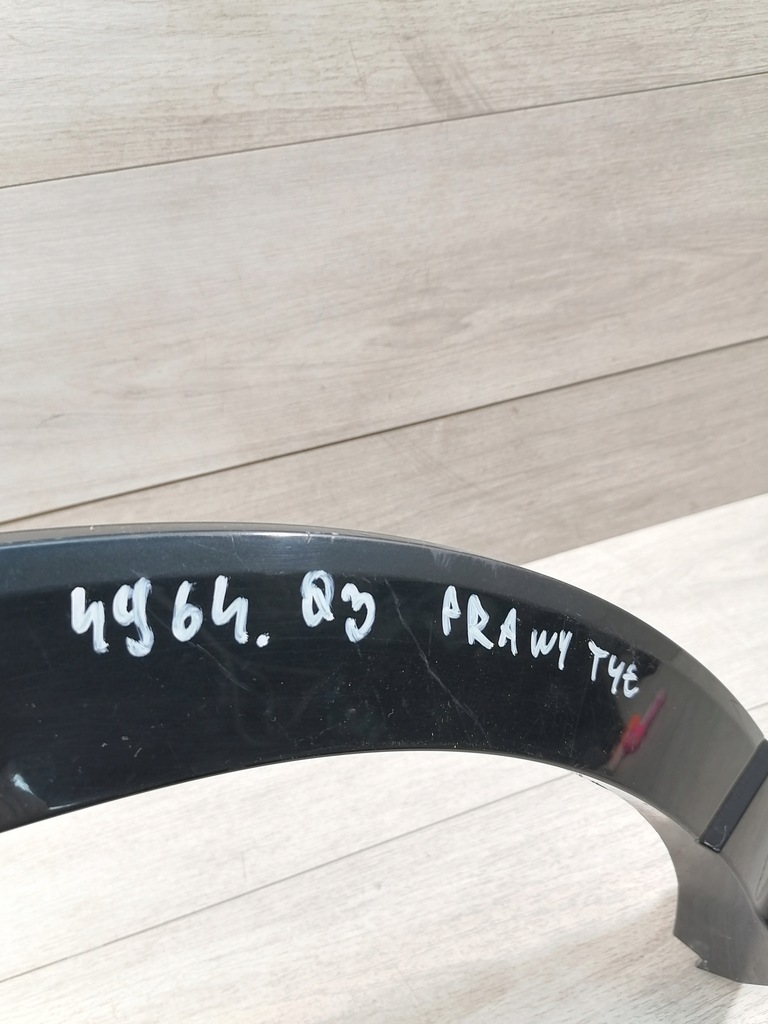 фото №12, Audi q3 молдинг крыло правый задняя 83a853818a