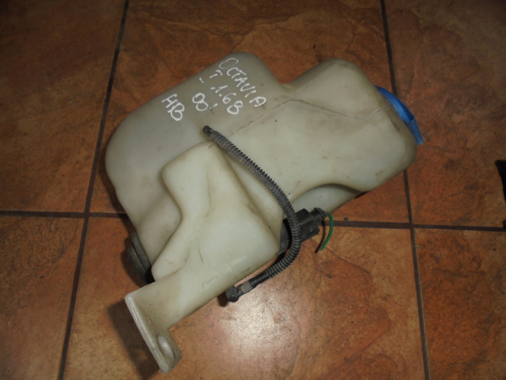 фото №1, Octavia i 1.6 00 бачок омивач 1j0955453