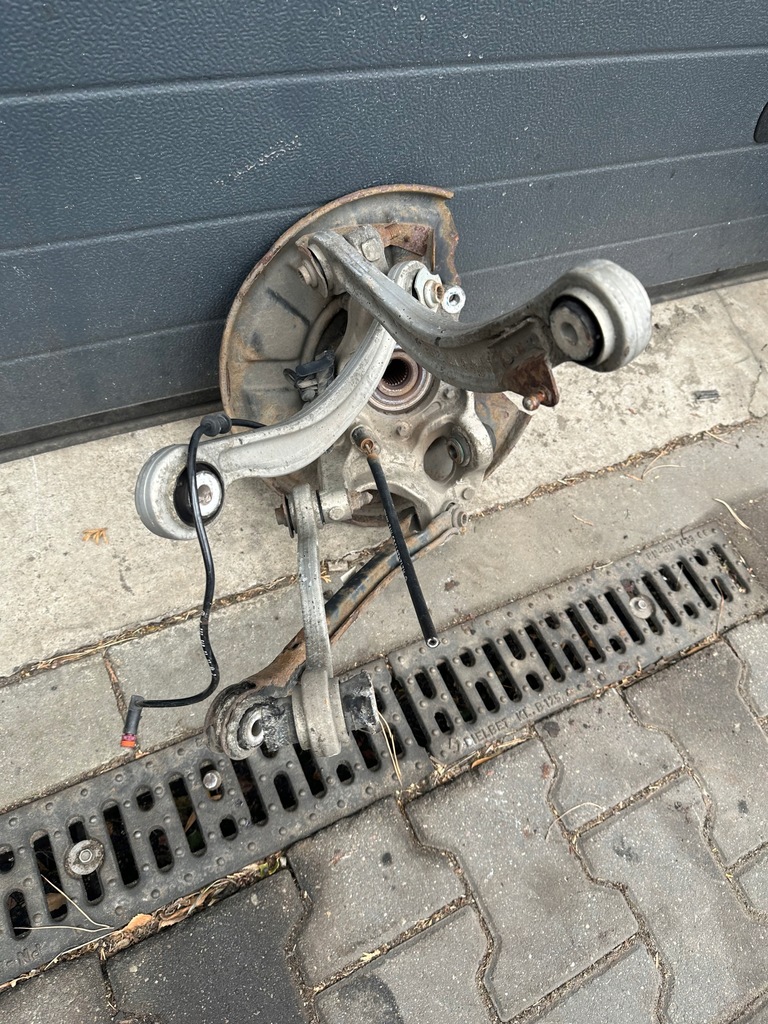 фото №8, Поворотний кулак правий задня, права задня, важелі mercedes cls w218 350cdi v6