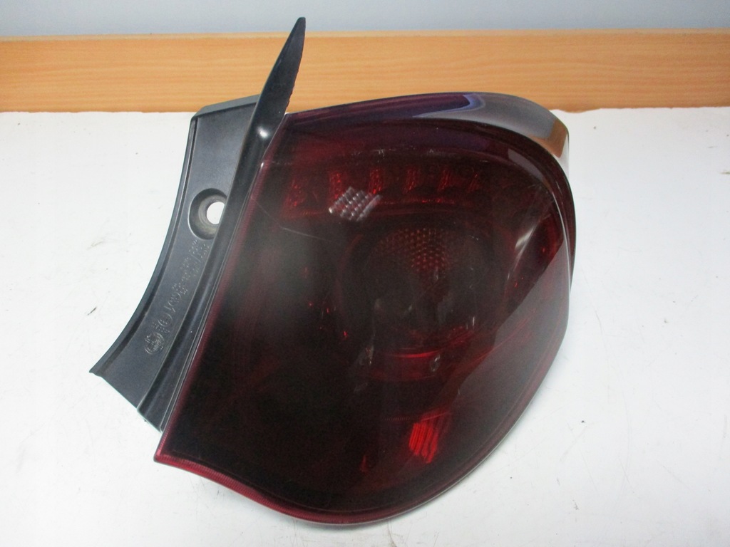 фото №1, Лампа задня права alfa romeo giulietta тонована