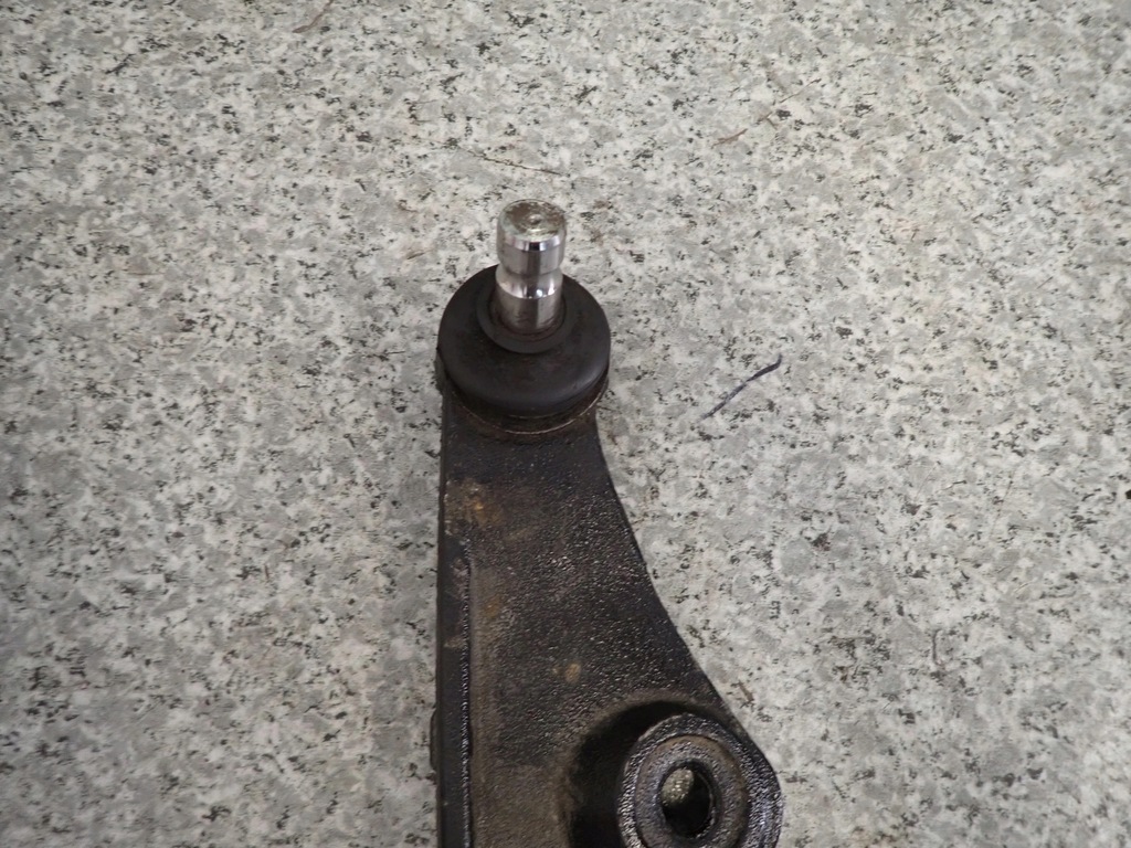 фото №4, Suzuki liana 02-07 рычаг передний правый