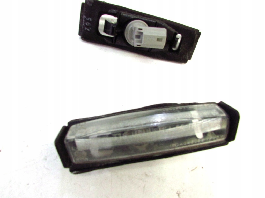 фото №2, Lexus rx ii фонари лампа подсветка номерного знака kpl. 03-08r