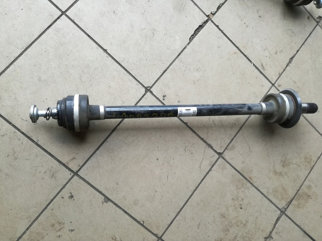 фото №1, Bmw g30 g31 приводной вал правая задняя 8664628
