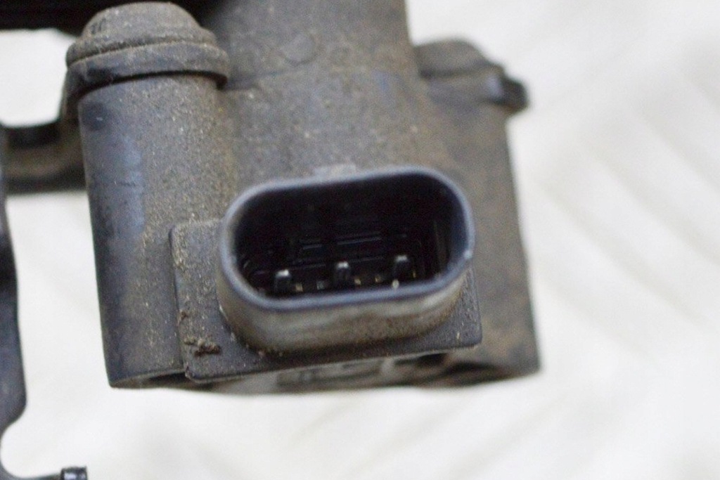 фото №5, Jaguar i-pace x590 ev400 задний правый датчик высоты j9d3-3c280-ba 294kw