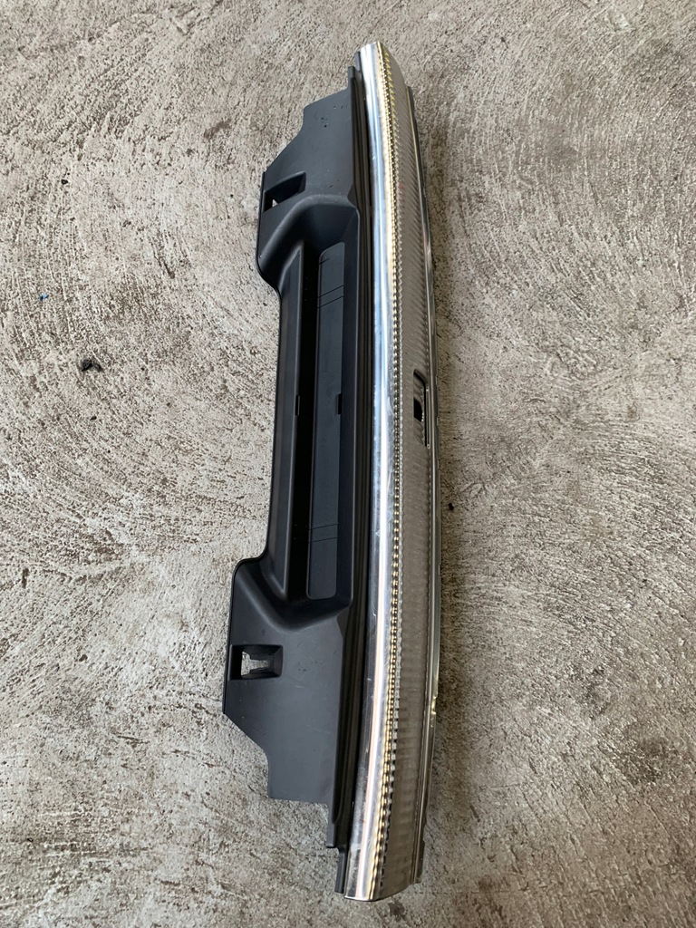 фото №1, Audi q5 8r0864513c защита поперечина багажника