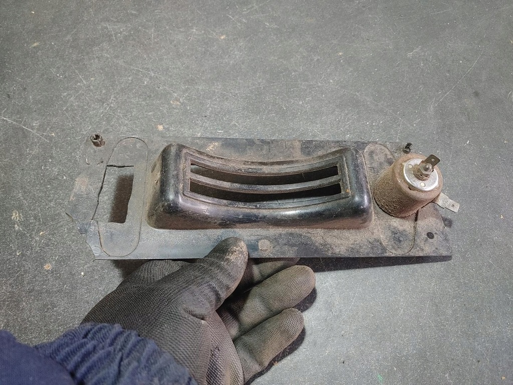 фото №9, Панель керування обігрів пошкоджений fiat 125 прикурювач роз'єм prl