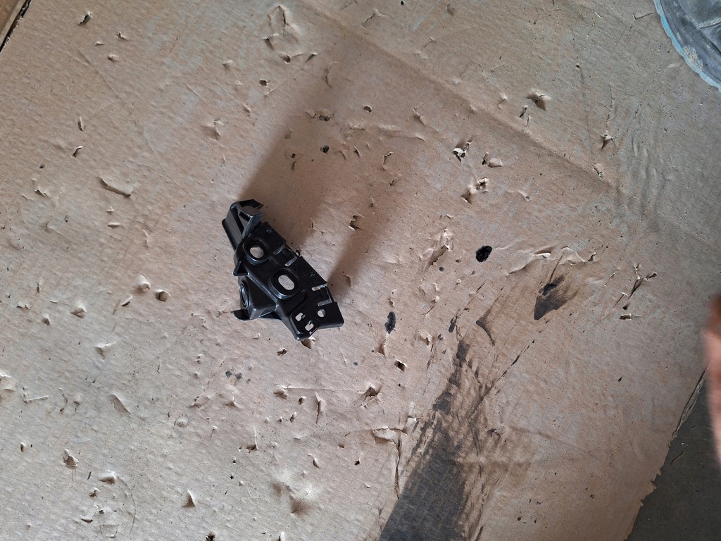 фото №2, Vw t-roc направляющая бампера правый перед 2ga807050a