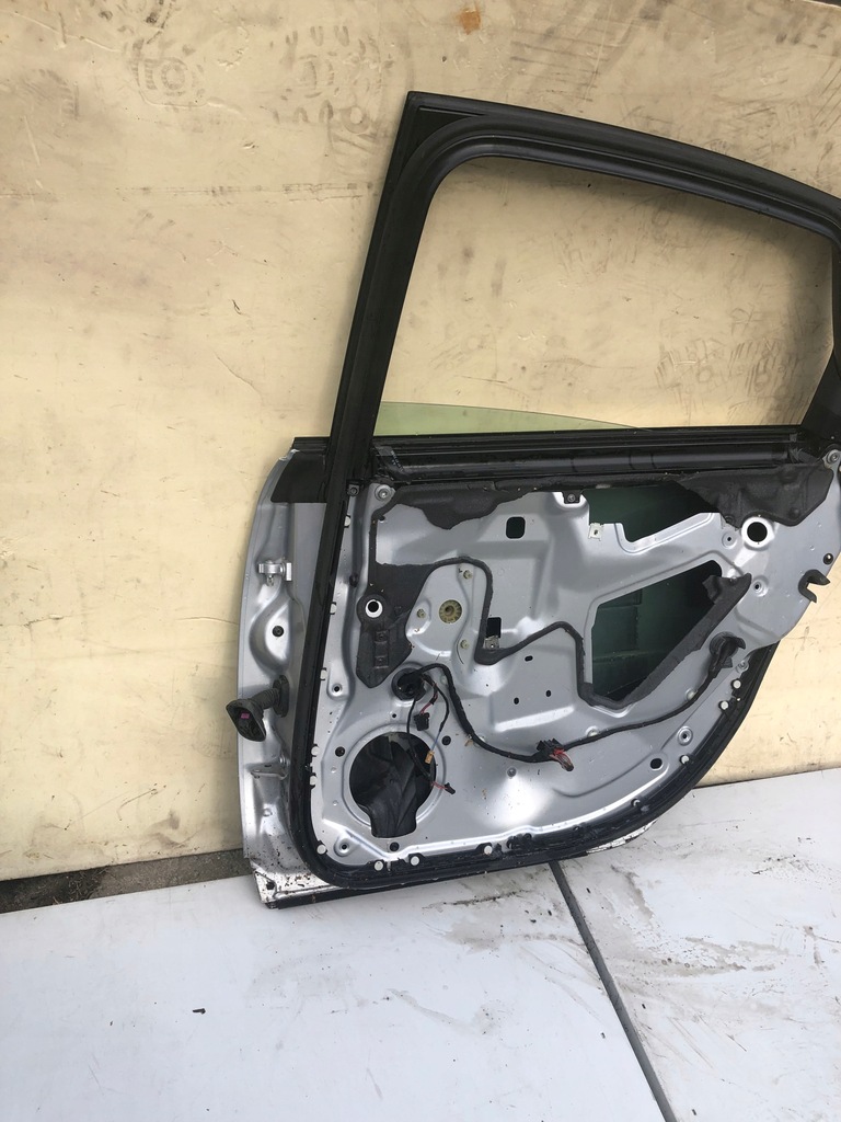 фото №5, Audi a4 b7 s-line sedan дверь задняя правое задние