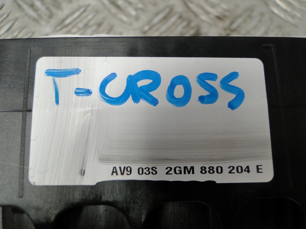 фото №11, Приборная панель консоль подушка безопасности vw t-cross 2gm podrapana 2gm880204e 2gm880201l