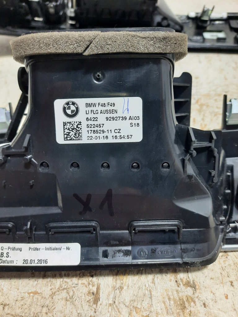 Bmw x1 f48 декоративна молдинг консолі решітка 9347747 Зі Шроту