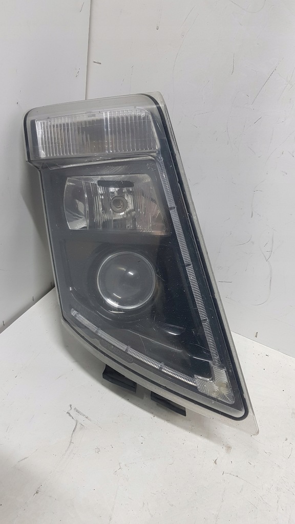 фото №1, Лампа права фара volvo fh 13 fm 8230485