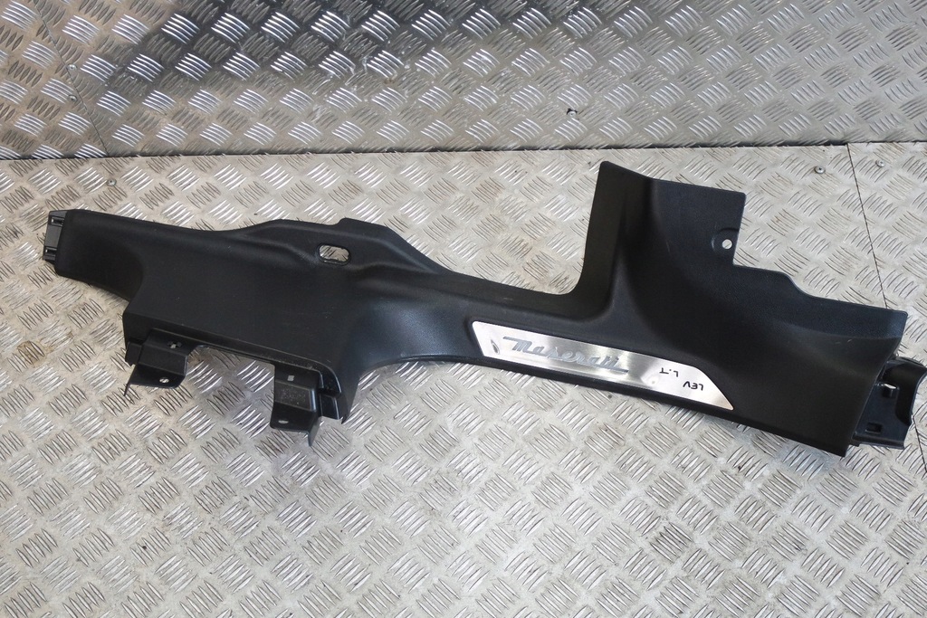 фото №1, Накладка внутренняя порог l maserati levante